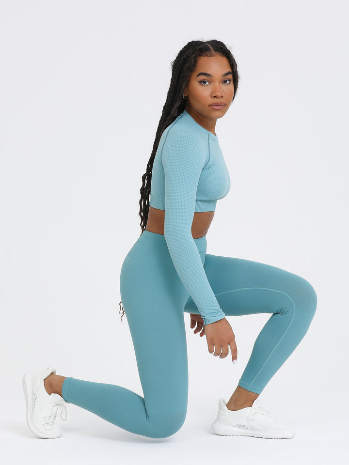 A Woman Wearing Arctic Color Seamless Full-Length Legging