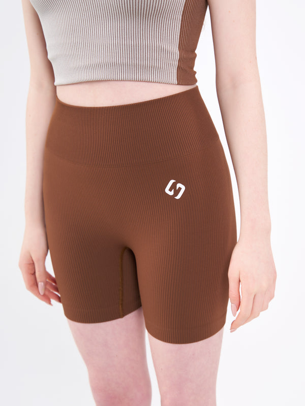 Color_Toffee | A Woman Wearing Toffee Color Easy-Move Seamless Ribbed Crop Top for All-Day Wear