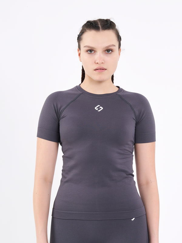 Color_Anthracite | A Women Wearing Anthracite Color Zen Perfect Seamless T-Shirt. Extra-Soft